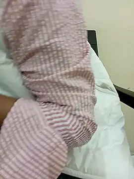 Snapshot of sweet_jia23 chatting on December 14, 2025, 5:35 am sweet jia23 online show from December 14, 2025, 5:35 am