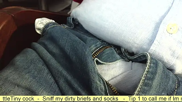 smoothandtiny online show from October 26, 2025, 6:52 pm