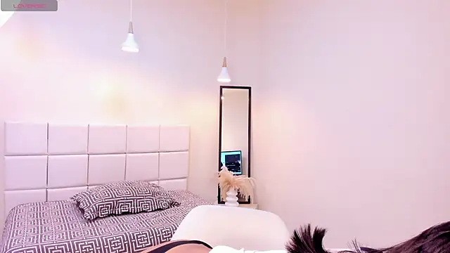 Snapshot of your_khloe chatting on January 10, 2026, 1:28 pm your khloe online show from January 10, 2026, 1:28 pm