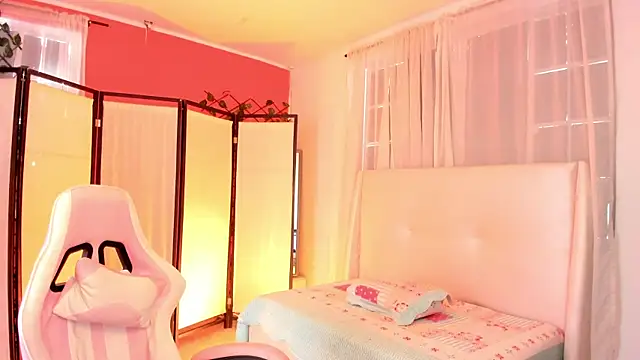 Snapshot of your_khloe chatting on November 11, 2025, 1:39 pm your khloe online show from November 11, 2025, 1:39 pm