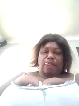 Snapshot of MATUREBUSSTY chatting on October 26, 2025, 3:34 pm MATUREBUSSTY online show from October 26, 2025, 3:34 pm