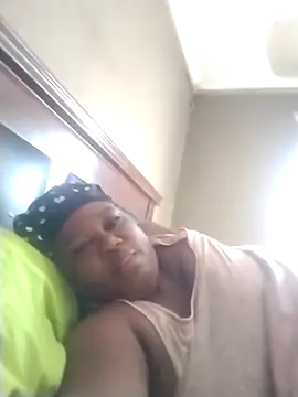 Snapshot of MATUREBUSSTY chatting on November 3, 2025, 9:02 am MATUREBUSSTY online show from November 3, 2025, 9:02 am