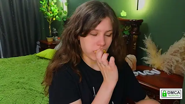 Snapshot of Charlotte_wow chatting on March 4, 2025, 8:16 pm Charlotte wow online show from March 4, 2025, 8:16 pm