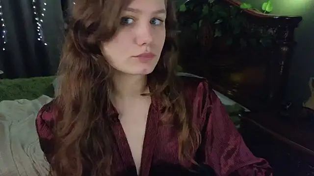 Snapshot of Charlotte_wow chatting on February 16, 2025, 12:19 am Charlotte wow online show from February 16, 2025, 12:19 am