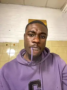 Snapshot of Pinepool21 chatting on October 19, 2025, 9:06 pm Pinepool21 online show from October 19, 2025, 9:06 pm