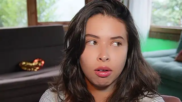 Snapshot of Kozzy_ chatting on February 13, 2026, 8:53 pm Kozzy online show from February 13, 2026, 8:53 pm