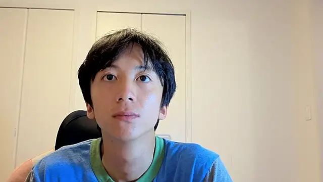 freeeeeessssss111 online show from September 12, 2025, 5:40 am