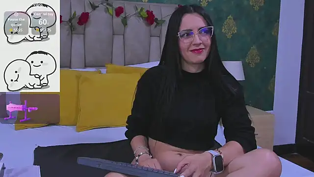 SuzanSmithh online show from November 20, 2025, 11:11 am