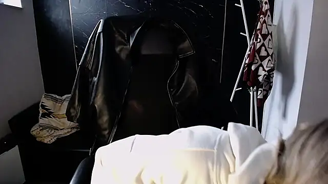 Snapshot of viktoria_lovely chatting on November 11, 2025, 10:32 am viktoria lovely online show from November 11, 2025, 10:32 am