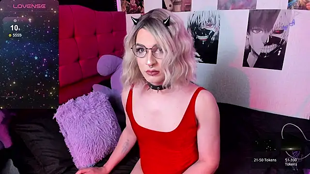 Snapshot of Violetx_moon chatting on November 3, 2025, 1:44 am Violetx moon online show from November 3, 2025, 1:44 am