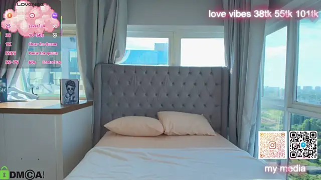 Snapshot of Tracy-Taylor chatting on February 25, 2026, 7:14 pm Tracy-Taylor online show from February 25, 2026, 7:14 pm