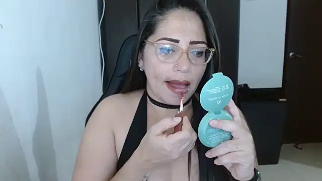 natashasmithe online show from November 9, 2025, 8:24 pm