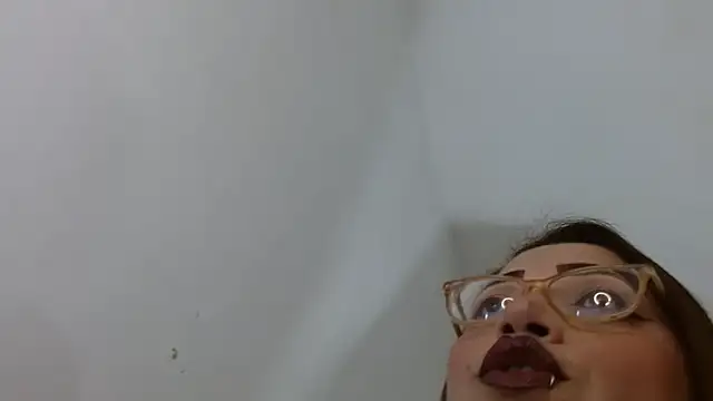 natashasmithe online show from September 26, 2025, 8:27 pm