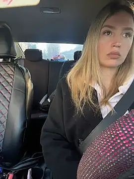 StasyWood online show from April 7, 2026, 1:07 am