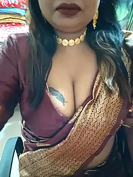 Snapshot of YR-SHIVANI chatting on December 23, 2025, 5:40 am YR-SHIVANI online show from December 23, 2025, 5:40 am