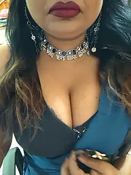 Snapshot of YR-SHIVANI chatting on January 13, 2026, 5:11 am YR-SHIVANI online show from January 13, 2026, 5:11 am