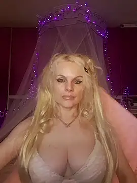 Snapshot of Angeldevilus chatting on July 9, 2026, 12:22 am Angeldevilus online show from July 9, 2026, 12:22 am
