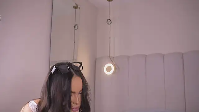 Abby-me online show from November 27, 2025, 12:38 pm