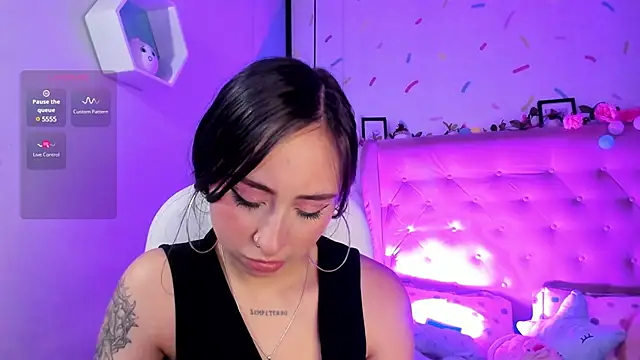 Snapshot of _cloe_martinez chatting on February 26, 2025, 11:30 pm cloe martinez online show from February 26, 2025, 11:30 pm