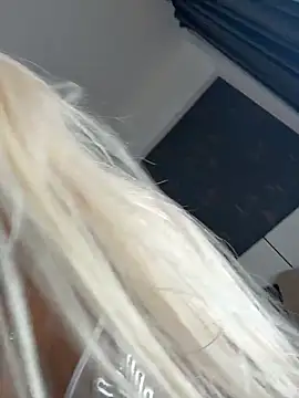 Snapshot of violettabunny03 chatting on February 3, 2026, 1:05 am violettabunny03 online show from February 3, 2026, 1:05 am