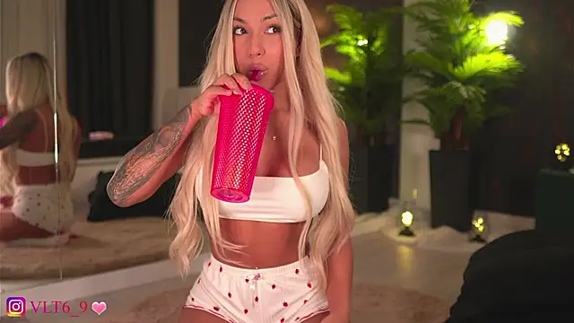 Snapshot of violettabunny03 chatting on January 9, 2026, 11:55 pm violettabunny03 online show from January 9, 2026, 11:55 pm