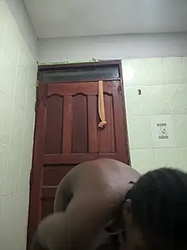 Snapshot of t-Booty_risky_ chatting on December 30, 2024, 6:27 pm t-Booty risky online show from December 30, 2024, 6:27 pm