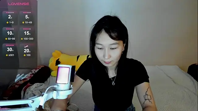 Snapshot of SaraXray chatting on November 13, 2025, 2:37 am SaraXray online show from November 13, 2025, 2:37 am