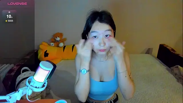 Snapshot of SaraXray chatting on November 8, 2025, 1:09 am SaraXray online show from November 8, 2025, 1:09 am