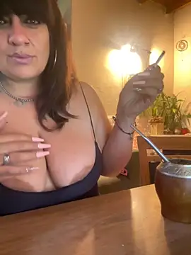 Snapshot of Sensualmente333 chatting on November 22, 2025, 12:48 pm Sensualmente333 online show from November 22, 2025, 12:48 pm