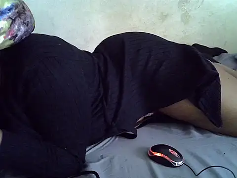 Snapshot of Crystal__Gee chatting on September 20, 2025, 9:03 am Crystal  Gee online show from September 20, 2025, 9:03 am