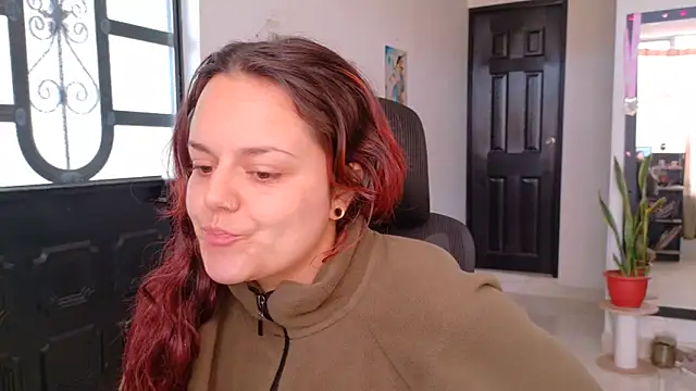 Scarletleon77 online show from June 2, 2026, 5:02 pm