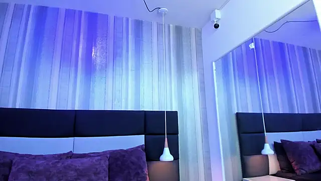 PUSHYLATE online show from March 10, 2025, 1:32 pm