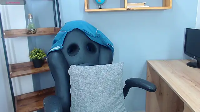 Snapshot of Erika_Stevens chatting on November 9, 2025, 12:47 am Erika Stevens online show from November 9, 2025, 12:47 am