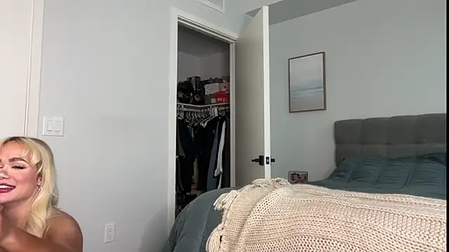 Snapshot of ElenaErickson chatting on November 10, 2025, 7:41 pm ElenaErickson online show from November 10, 2025, 7:41 pm