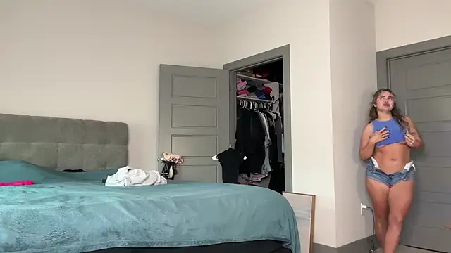 Snapshot of ElenaErickson chatting on January 22, 2025, 11:43 pm ElenaErickson online show from January 22, 2025, 11:43 pm