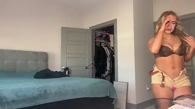 Snapshot of ElenaErickson chatting on January 6, 2025, 7:45 pm ElenaErickson online show from January 6, 2025, 7:45 pm