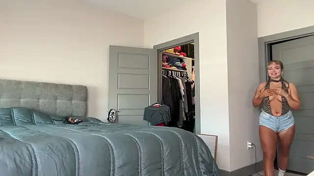 Snapshot of ElenaErickson chatting on March 17, 2025, 7:58 pm ElenaErickson online show from March 17, 2025, 7:58 pm