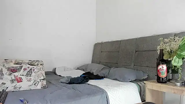 Snapshot of tom_colinn chatting on September 15, 2025, 1:11 pm tom colinn online show from September 15, 2025, 1:11 pm