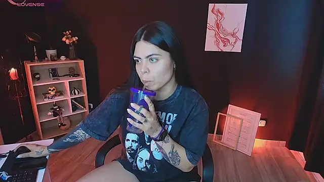 Snapshot of _WednesdayFriday_ chatting on November 26, 2025, 6:52 pm WednesdayFriday online show from November 26, 2025, 6:52 pm