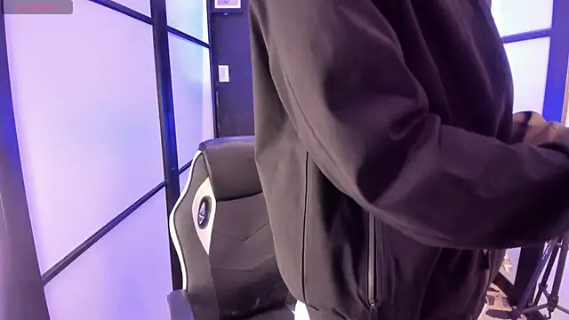 Snapshot of JacksonMuller_ chatting on November 7, 2025, 1:48 pm JacksonMuller online show from November 7, 2025, 1:48 pm