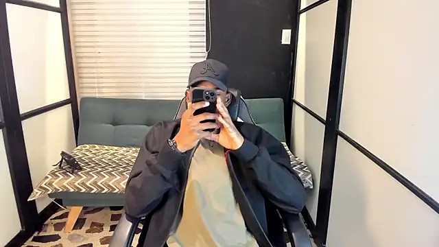 Snapshot of JacksonMuller_ chatting on November 11, 2025, 1:39 pm JacksonMuller online show from November 11, 2025, 1:39 pm