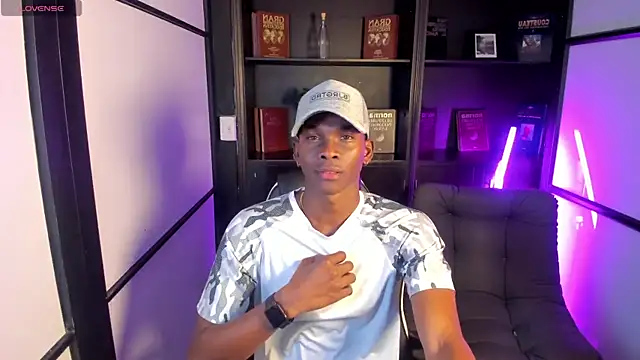 Snapshot of JacksonMuller_ chatting on October 31, 2025, 1:08 pm JacksonMuller online show from October 31, 2025, 1:08 pm