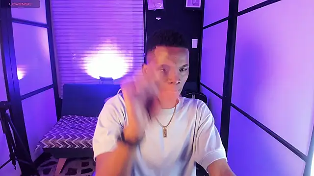 Snapshot of JacksonMuller_ chatting on November 4, 2025, 2:21 pm JacksonMuller online show from November 4, 2025, 2:21 pm