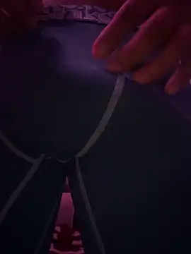 jmoney232303 online show from April 18, 2026, 4:04 am