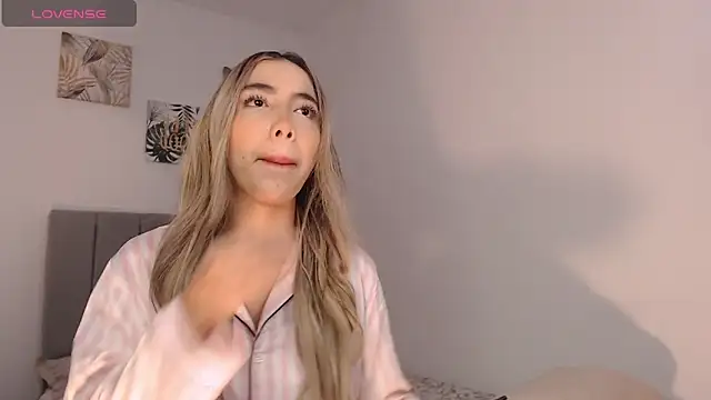 Snapshot of Marian_se chatting on February 15, 2026, 1:43 pm Marian se online show from February 15, 2026, 1:43 pm