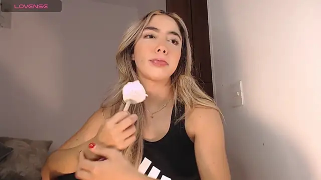 Snapshot of Marian_se chatting on January 12, 2026, 6:15 pm Marian se online show from January 12, 2026, 6:15 pm