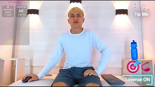 jeic 18 online show from October 3, 2025, 11:45 am