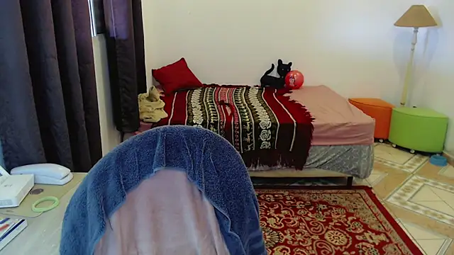 Sophie Fantasys online show from April 18, 2026, 7:07 pm