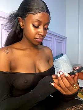 Snapshot of hot_daily chatting on December 13, 2025, 10:05 pm hot daily online show from December 13, 2025, 10:05 pm