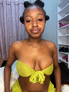 Snapshot of hot_daily chatting on November 8, 2025, 12:03 am hot daily online show from November 8, 2025, 12:03 am